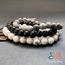 Carregar imagem no visualizador da galeria, 3 Pulseiras de Pedras Naturais Howlita, Onix e Jaspe Cinza. Protege Contra Inveja, o Mau Olhado Afasta os Pensamentos Negativos e Ajuda no Foco