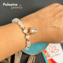 Carregar imagem no visualizador da galeria, Pulseira Aura Serena – Pedra Selenita Banhada a Ouro 18k