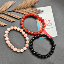Carregar imagem no visualizador da galeria, 3 Pulseiras de Pedras Naturais Ágata Vermelha, Onix e Pedra do Sol. Protege Contra Ataques Espirituais, Bloqueia as Energias Negativas da Inveja e Mau Olhado