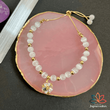 Carregar imagem no visualizador da galeria, Pulseira Aura Serena – Pedra Selenita Banhada a Ouro 18k
