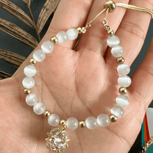 Carregar imagem no visualizador da galeria, Pulseira Aura Serena – Pedra Selenita Banhada a Ouro 18k