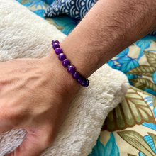 Carregar imagem no visualizador da galeria, Pulseira Ametista Escura. Promove concentração e alívio do stress