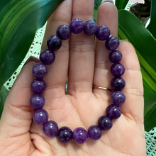 Carregar imagem no visualizador da galeria, Pulseira Ametista Escura. Promove concentração e alívio do stress