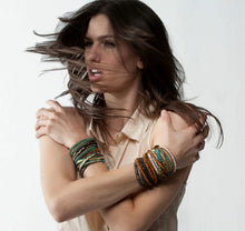 Carregar imagem no visualizador da galeria, Pulseira Aurora – Pérola e hematita