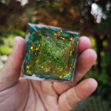 Carregar imagem no visualizador da galeria, Orgonite da Pedra Natural Malaquita. Promove a Elevação Espiritual e Purificação do Campo Energético - Mundo dos Japamalas