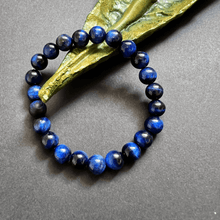Carregar imagem no visualizador da galeria, Pulseira da Pedra Natural Olho de Tigre Azul. Alto poder calmante, alivia turbulência mental, medos e fobías
