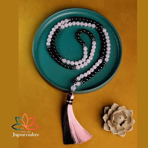 Japamala de 108 Contas das Pedras Naturais Quartzo Rosa e Ônix.