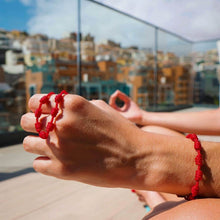 Carregar imagem no visualizador da galeria, Pulseira Vermelha Kabbalah 7 Nós
