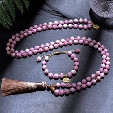 Carregar imagem no visualizador da galeria, Japamala de 108 Contas + Pulseira da Pedra Natural Kunzita. Auxilia na Expressão do Verdadeiro Eu e na Paz Interior - Mundo dos Japamalas
