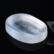 Carregar imagem no visualizador da galeria, Bowl de Selenita Branca para Limpeza e Purificação de Outros Cristais - Mundo dos Japamalas
