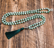 Carregar imagem no visualizador da galeria, Japamala de 108 Contas de Pedra Natural Jade. Reduz a Ansiedade e Alivia as Dores Crônicas - Mundo dos Japamalas
