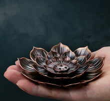 Carregar imagem no visualizador da galeria, Incensário Flor de Lotus - Mundo dos Japamalas
