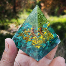 Carregar imagem no visualizador da galeria, Orgonite da Pedra Natural Malaquita. Promove a Elevação Espiritual e Purificação do Campo Energético - Mundo dos Japamalas
