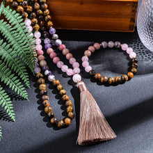 Carregar imagem no visualizador da galeria, Japamala de 108 Contas + Pulseira de Olho de Tigre, Quatzo Rosa, Ametista e Rodocrosita. Neutraliza as Energias Negativas, Eleva a Autoconfiança e Purifica o Estado Emocional - Mundo dos Japamalas
