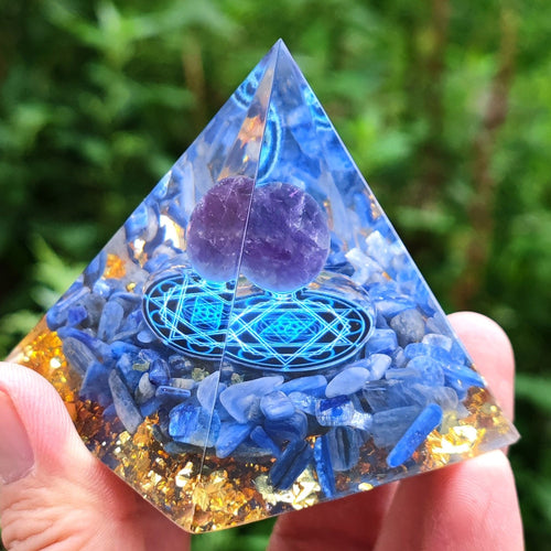 Orgonite das Pedras Naturais Lápis Lazuli e Ametista. Promove o Equilíbrio Emocional e Eleva a Sabedoria - Mundo dos Japamalas